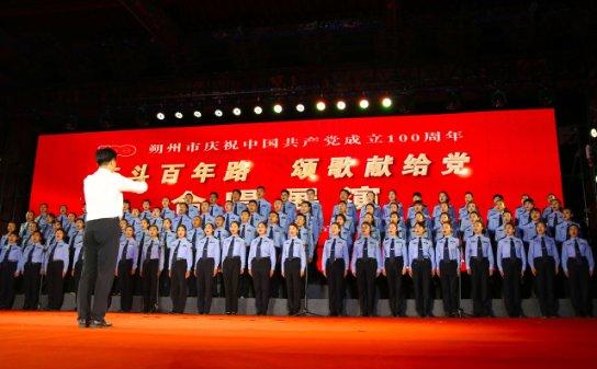 成都华厦眼科医院鲍捷主任：二十年躬耕不辍，以真心雕琢光明！